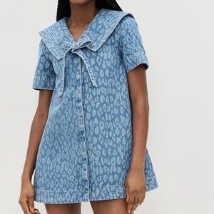 Elegant Blue Animal Print Mini Dress